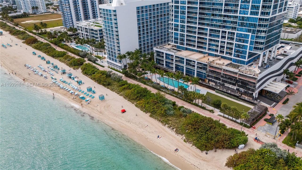 For Sale: $574,900 (1 beds, 1 baths, 820 Square Feet)