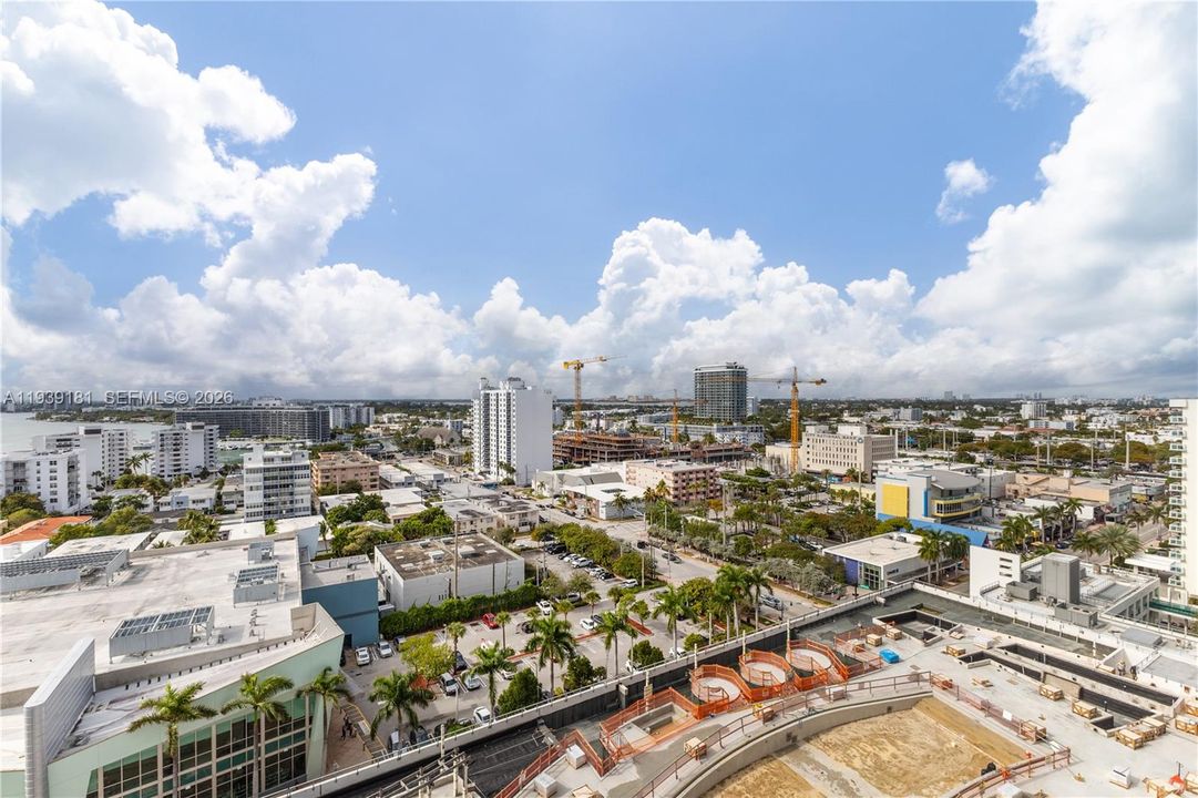 For Sale: $574,900 (1 beds, 1 baths, 820 Square Feet)