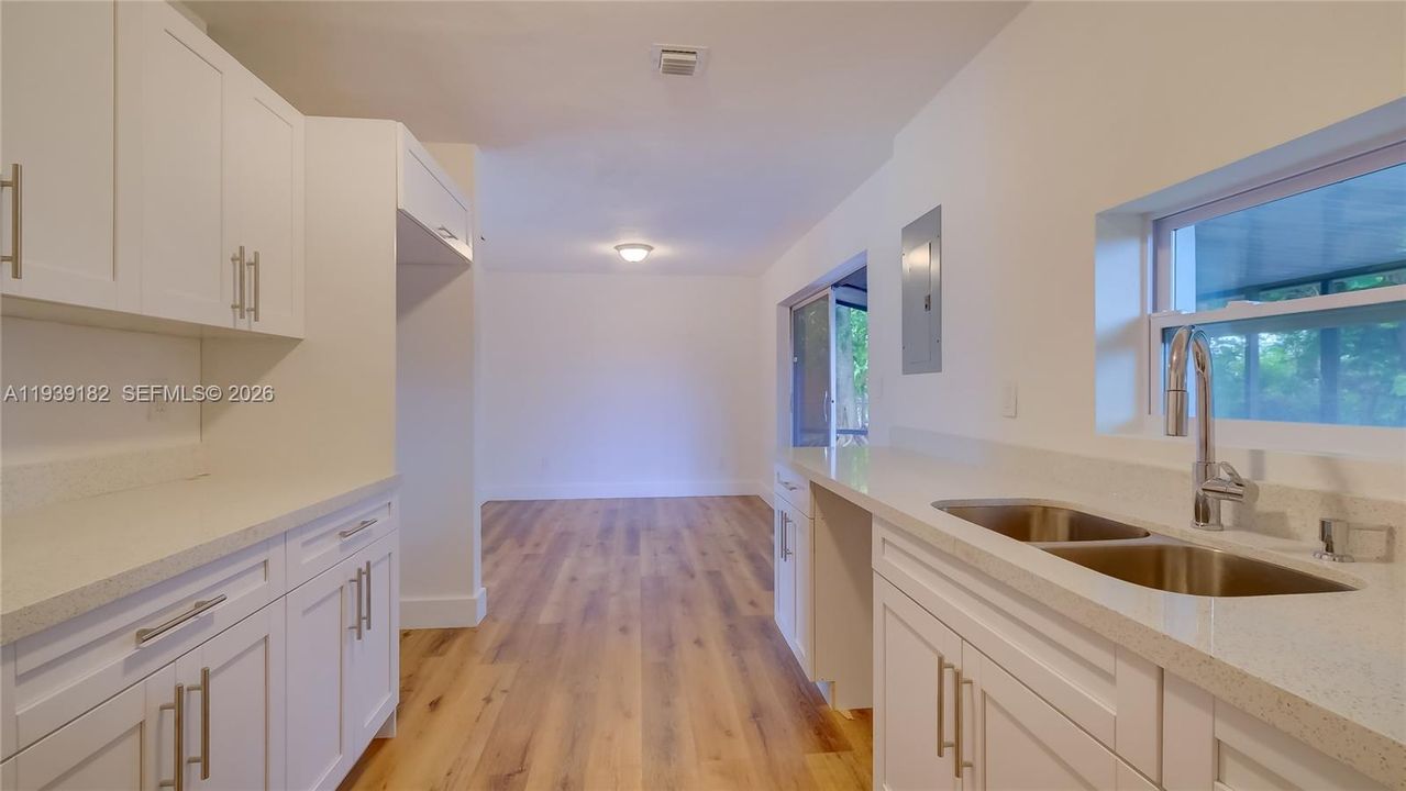 For Sale: $485,000 (3 beds, 2 baths, 1125 Square Feet)