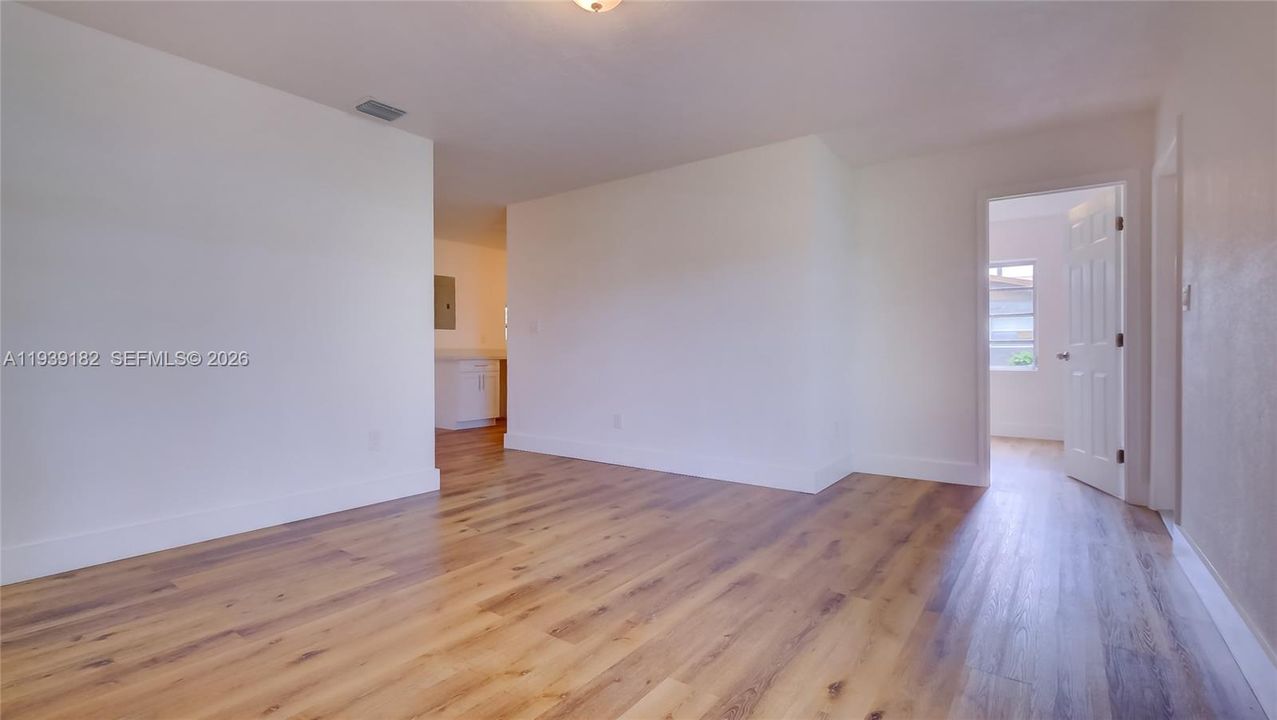 For Sale: $485,000 (3 beds, 2 baths, 1125 Square Feet)