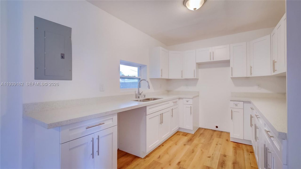 For Sale: $485,000 (3 beds, 2 baths, 1125 Square Feet)