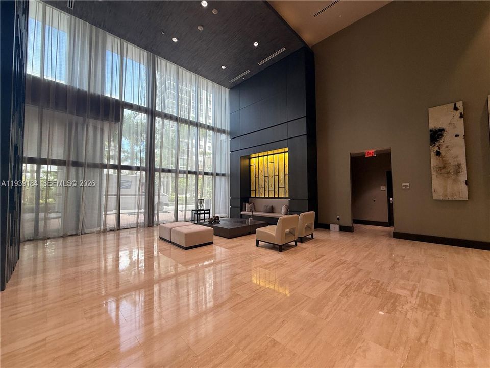 En Venta: $489,000 (2 camas, 2 baños, 950 Pies cuadrados)