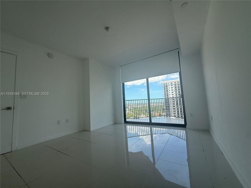 En Venta: $489,000 (2 camas, 2 baños, 950 Pies cuadrados)