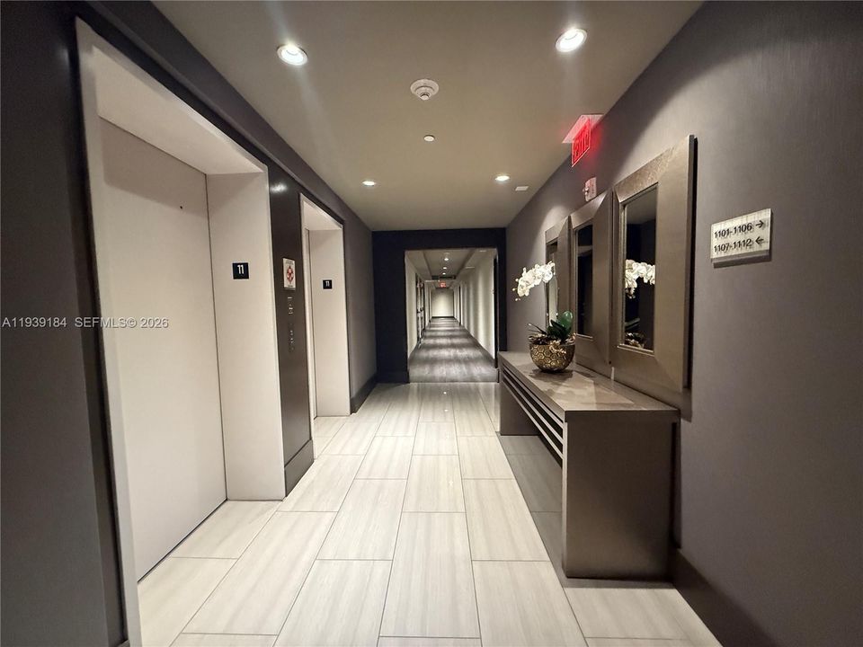 En Venta: $489,000 (2 camas, 2 baños, 950 Pies cuadrados)