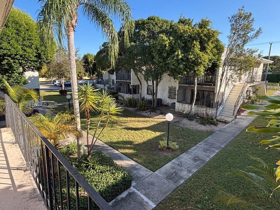 En Renta: $1,950 (2 camas, 2 baños, 777 Pies cuadrados)