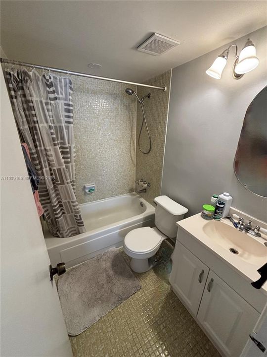 En Renta: $1,950 (2 camas, 2 baños, 777 Pies cuadrados)