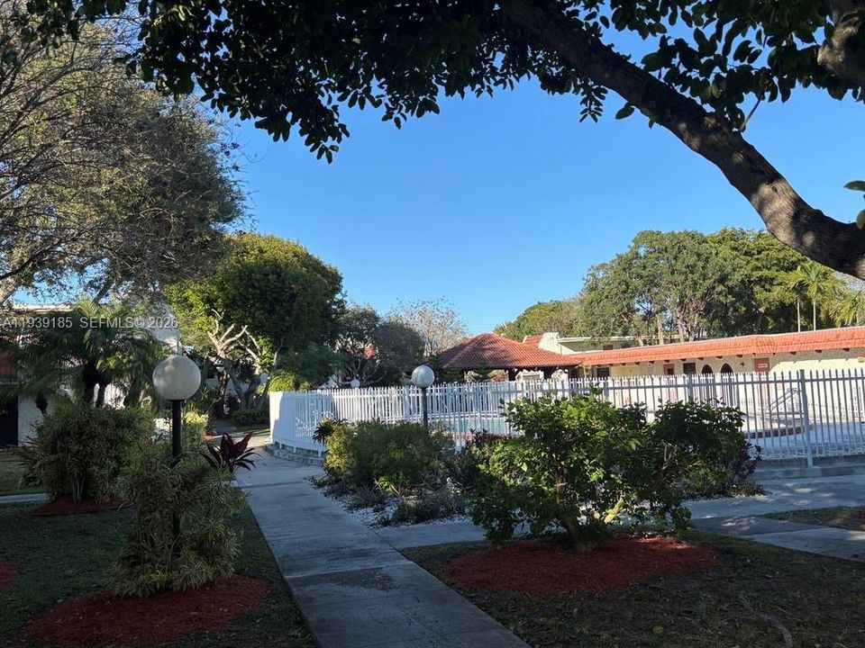 En Renta: $1,950 (2 camas, 2 baños, 777 Pies cuadrados)