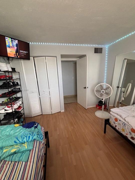 En Renta: $1,950 (2 camas, 2 baños, 777 Pies cuadrados)