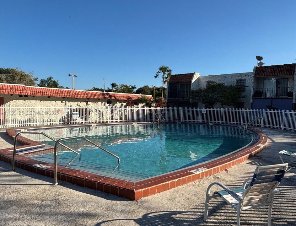 En Renta: $1,950 (2 camas, 2 baños, 777 Pies cuadrados)