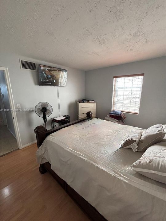 En Renta: $1,950 (2 camas, 2 baños, 777 Pies cuadrados)