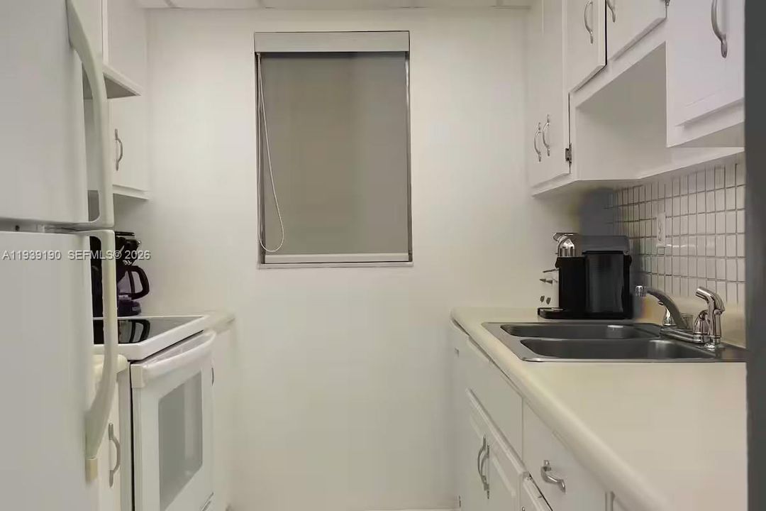 待售: $339,000 (2 贝兹, 2 浴室, 904 平方英尺)