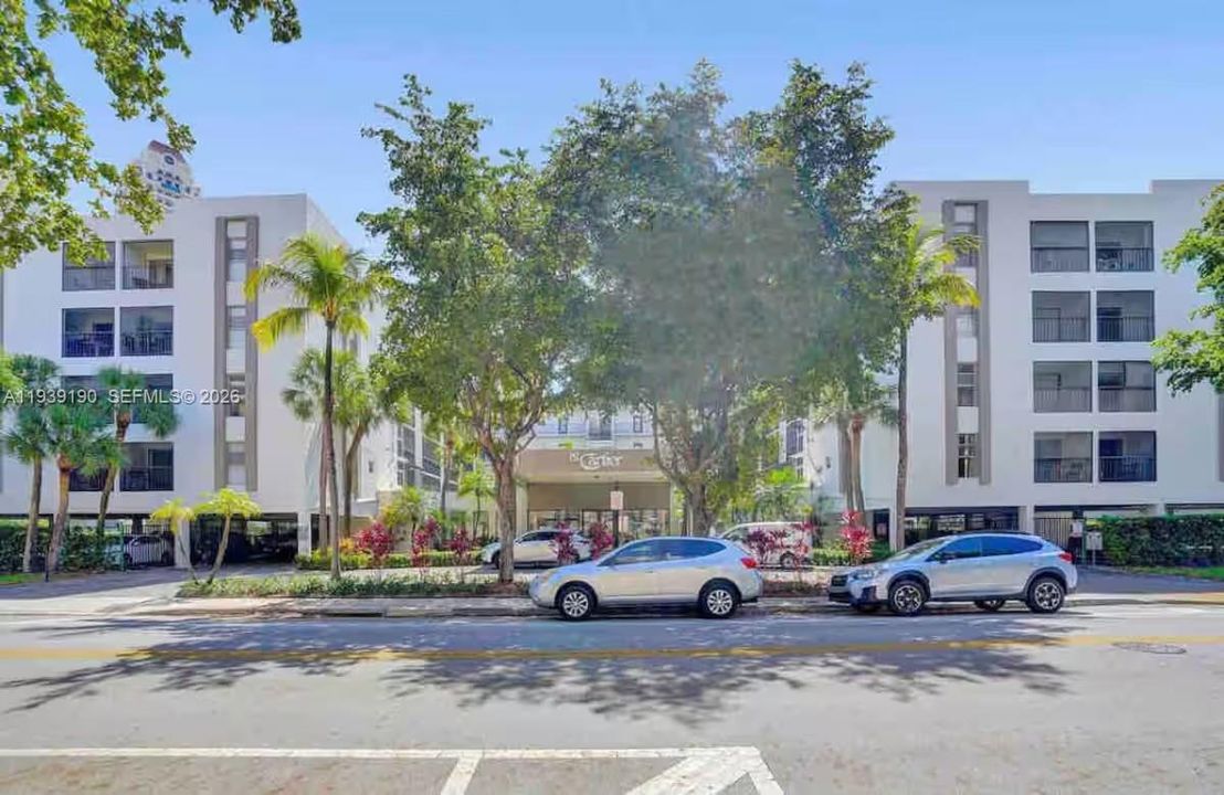 待售: $339,000 (2 贝兹, 2 浴室, 904 平方英尺)