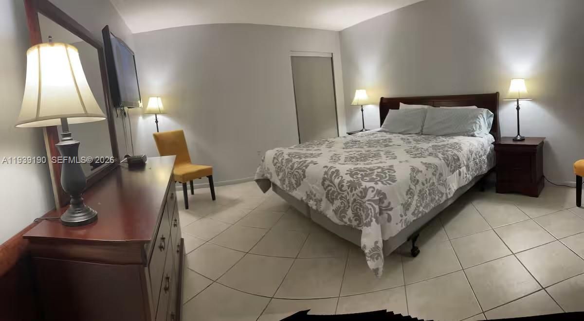 待售: $339,000 (2 贝兹, 2 浴室, 904 平方英尺)