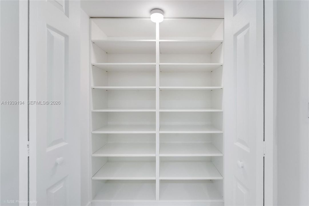 For Rent: $3,500 (1 beds, 2 baths, 1125 Square Feet)