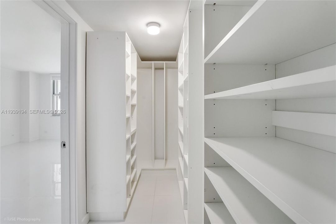 For Rent: $3,500 (1 beds, 2 baths, 1125 Square Feet)