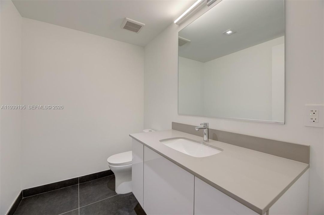 For Rent: $3,400 (1 beds, 1 baths, 857 Square Feet)