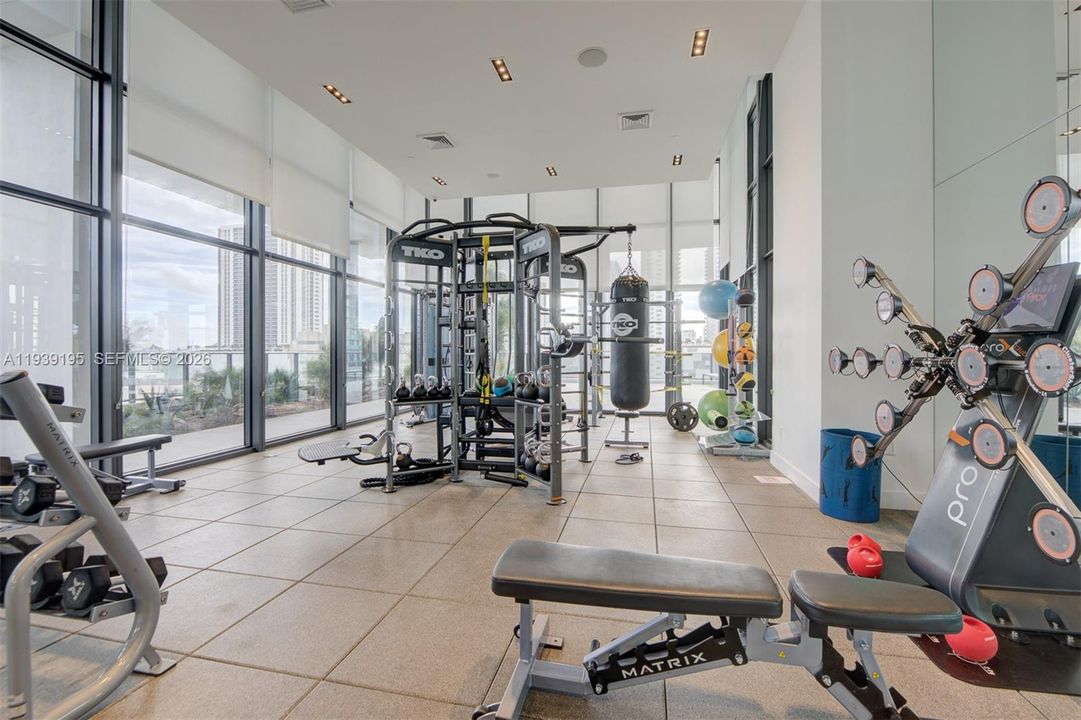 For Rent: $3,400 (1 beds, 1 baths, 857 Square Feet)