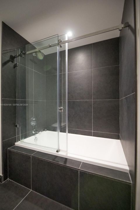 For Rent: $3,400 (1 beds, 1 baths, 857 Square Feet)