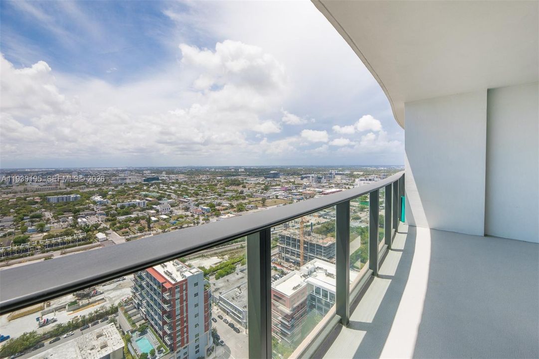 For Rent: $3,400 (1 beds, 1 baths, 857 Square Feet)