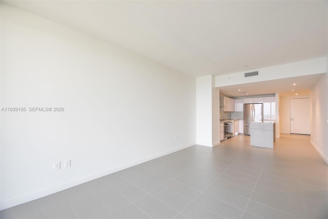 For Rent: $3,400 (1 beds, 1 baths, 857 Square Feet)