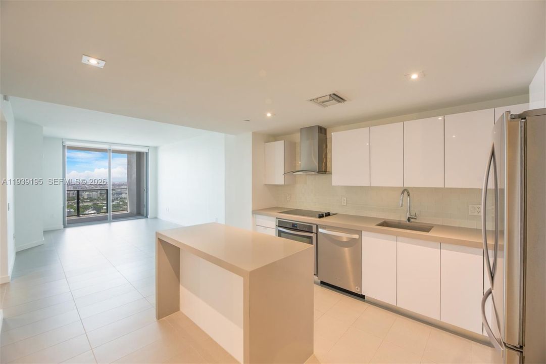 For Rent: $3,400 (1 beds, 1 baths, 857 Square Feet)