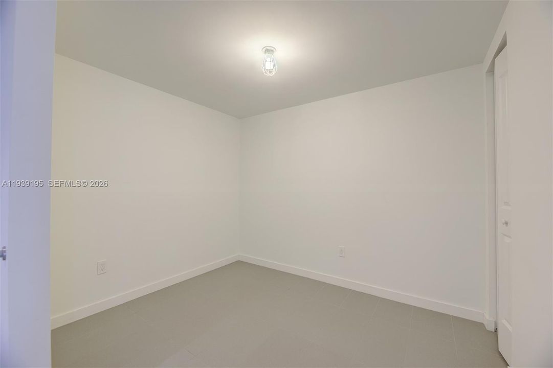 For Rent: $3,400 (1 beds, 1 baths, 857 Square Feet)