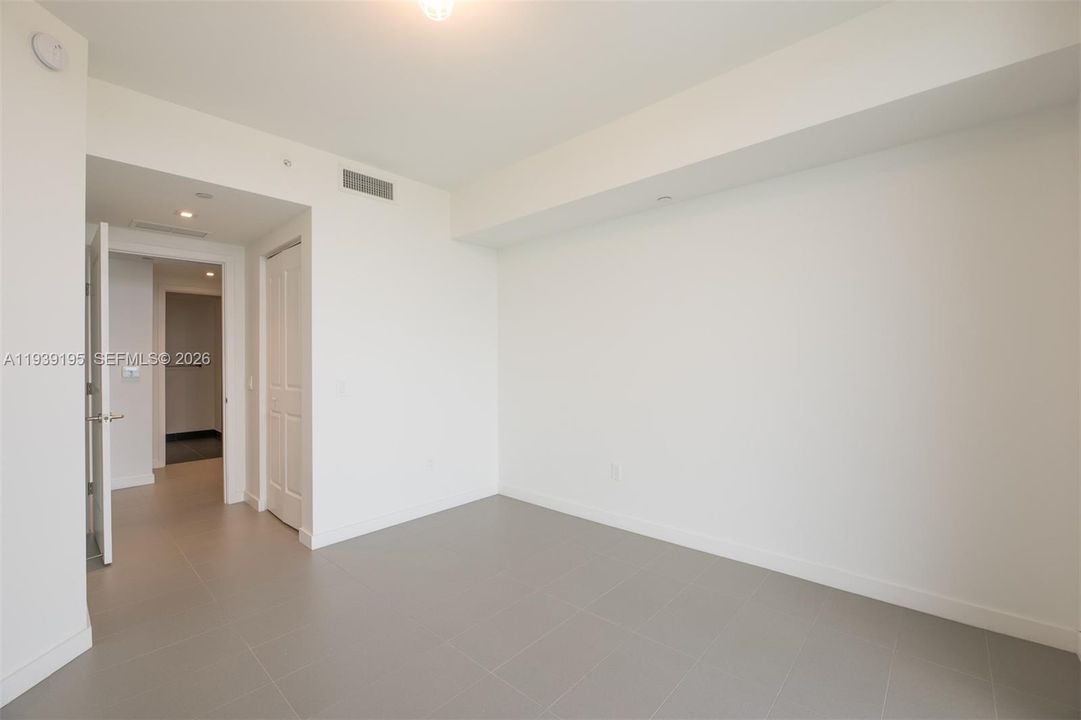 For Rent: $3,400 (1 beds, 1 baths, 857 Square Feet)