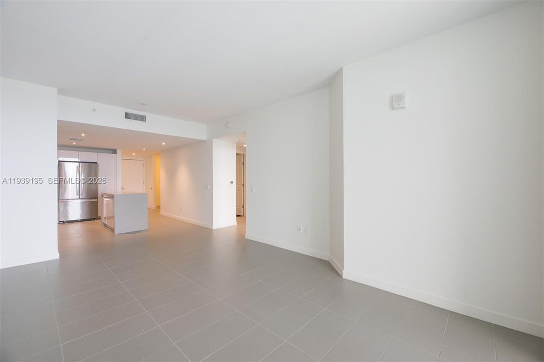 For Rent: $3,400 (1 beds, 1 baths, 857 Square Feet)