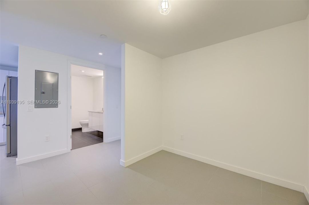 For Rent: $3,400 (1 beds, 1 baths, 857 Square Feet)