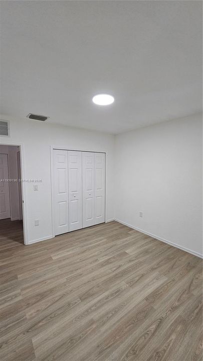 出租: $2,100 (3 贝兹, 2 浴室, 1600 平方英尺)