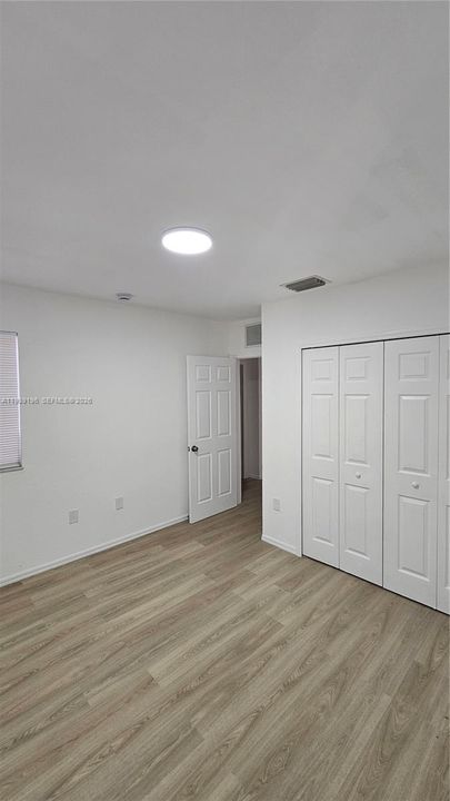 出租: $2,100 (3 贝兹, 2 浴室, 1600 平方英尺)