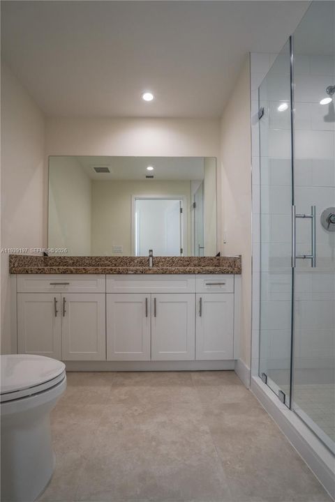 Active With Contract: $4,900 (3 beds, 3 baths, 1613 Square Feet)