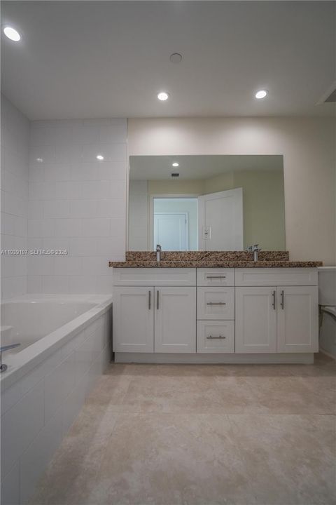 Active With Contract: $4,900 (3 beds, 3 baths, 1613 Square Feet)