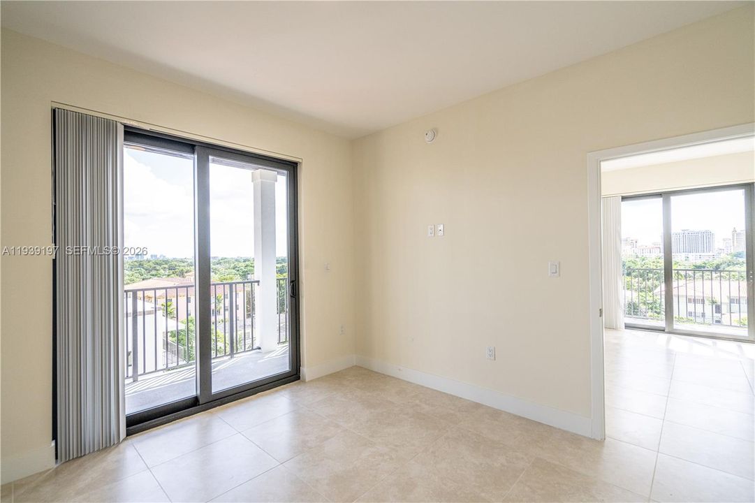 Active With Contract: $4,900 (3 beds, 3 baths, 1613 Square Feet)