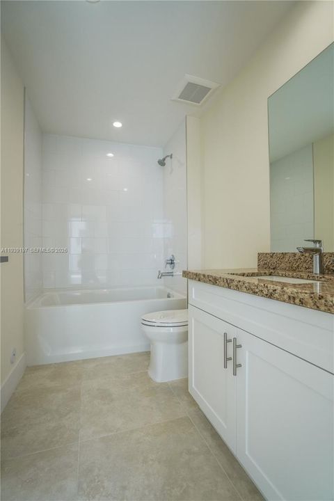 Active With Contract: $4,900 (3 beds, 3 baths, 1613 Square Feet)