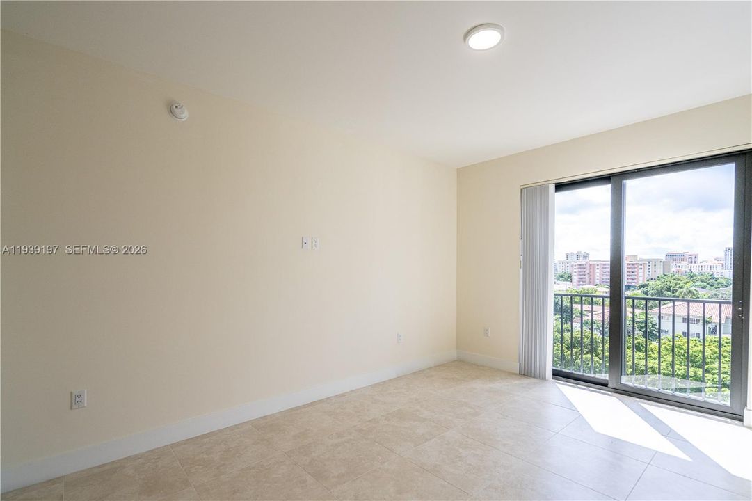 Active With Contract: $4,900 (3 beds, 3 baths, 1613 Square Feet)