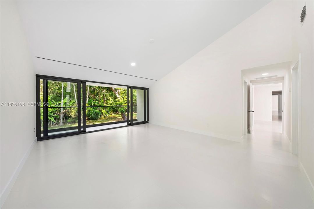 For Rent: $33,000 (5 beds, 4 baths, 4735 Square Feet)