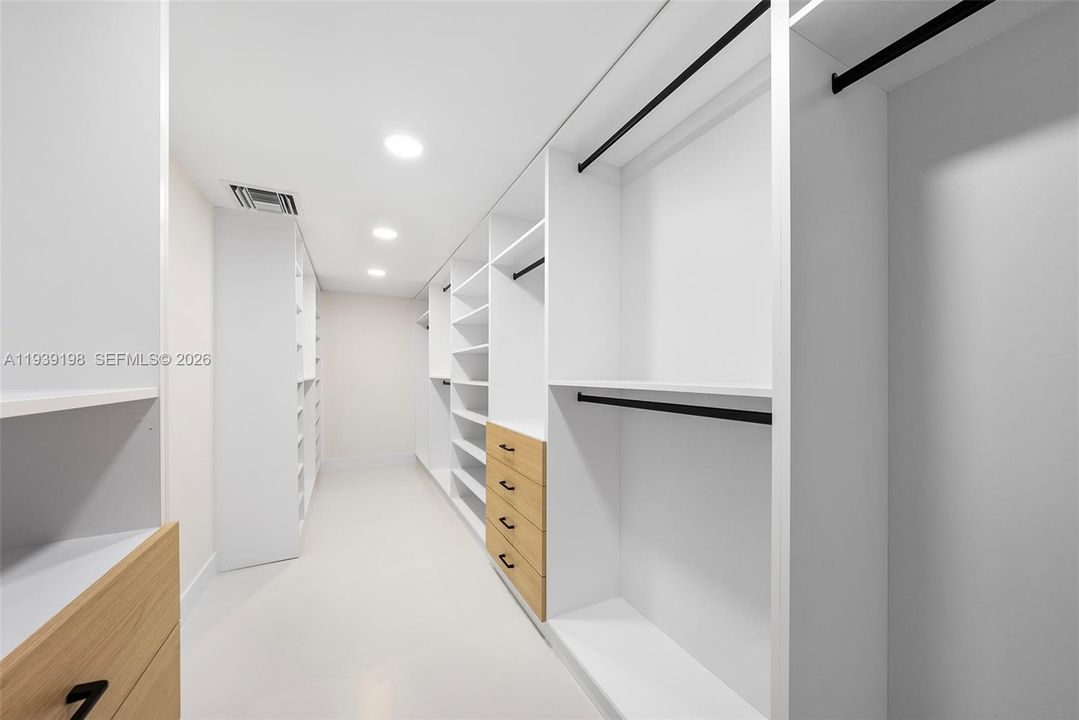 For Rent: $33,000 (5 beds, 4 baths, 4735 Square Feet)