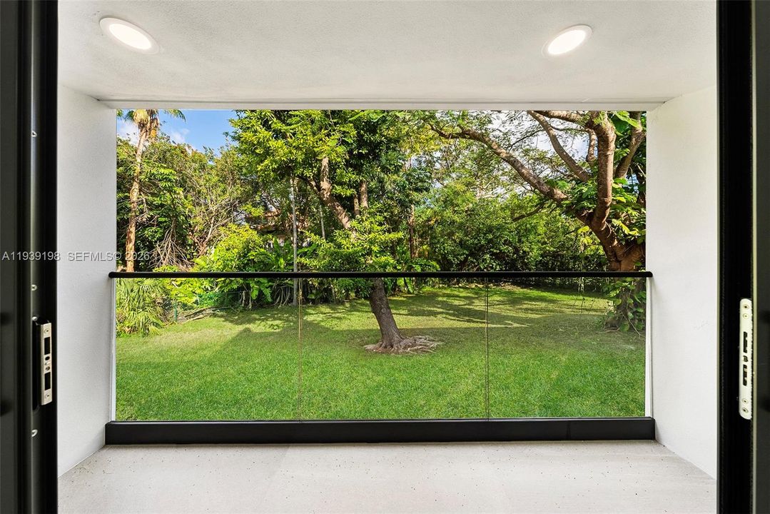 For Rent: $33,000 (5 beds, 4 baths, 4735 Square Feet)