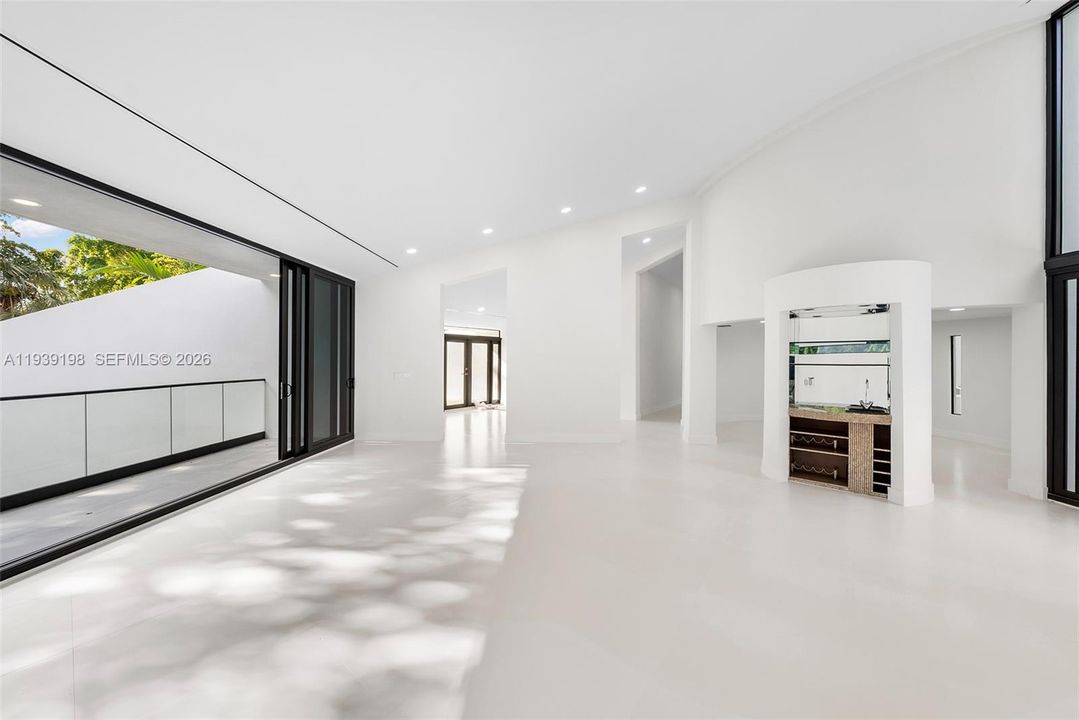 For Rent: $33,000 (5 beds, 4 baths, 4735 Square Feet)