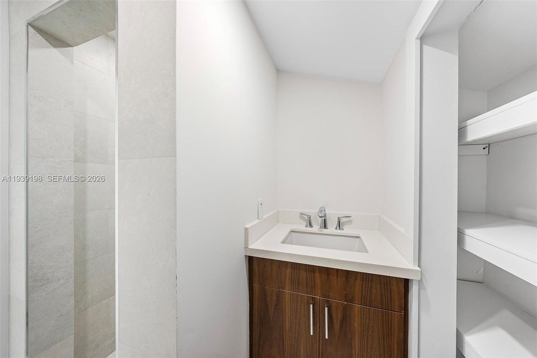 For Rent: $33,000 (5 beds, 4 baths, 4735 Square Feet)