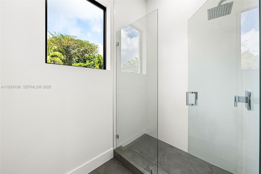 For Rent: $33,000 (5 beds, 4 baths, 4735 Square Feet)