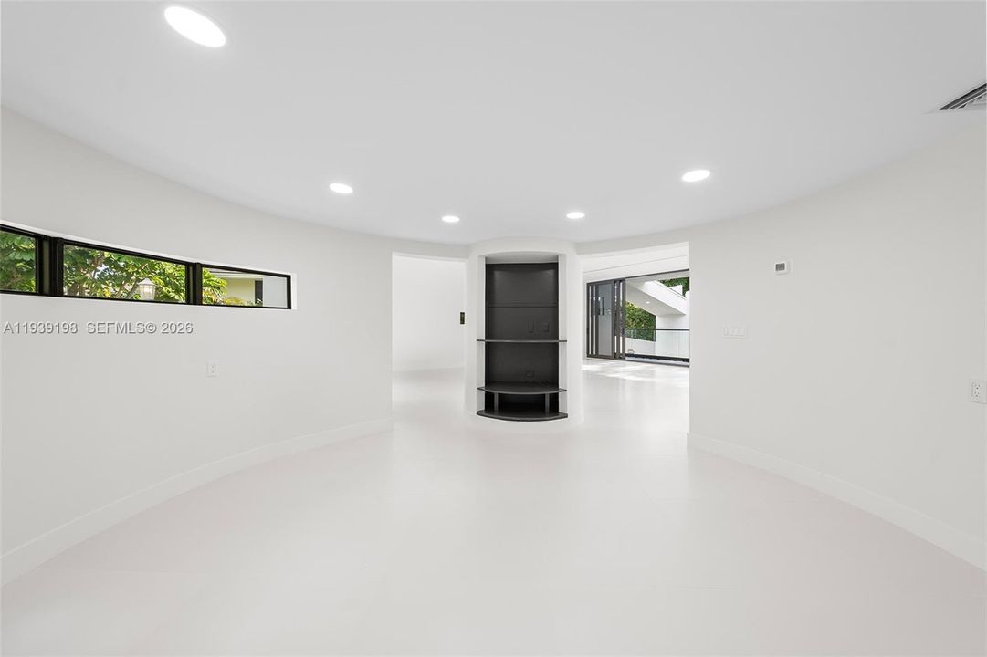 For Rent: $33,000 (5 beds, 4 baths, 4735 Square Feet)