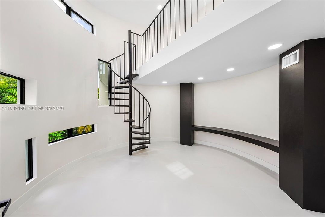 For Rent: $33,000 (5 beds, 4 baths, 4735 Square Feet)