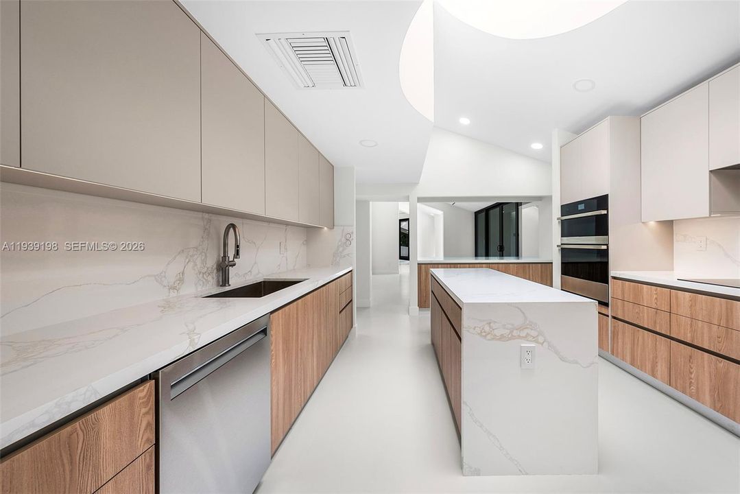 For Rent: $33,000 (5 beds, 4 baths, 4735 Square Feet)