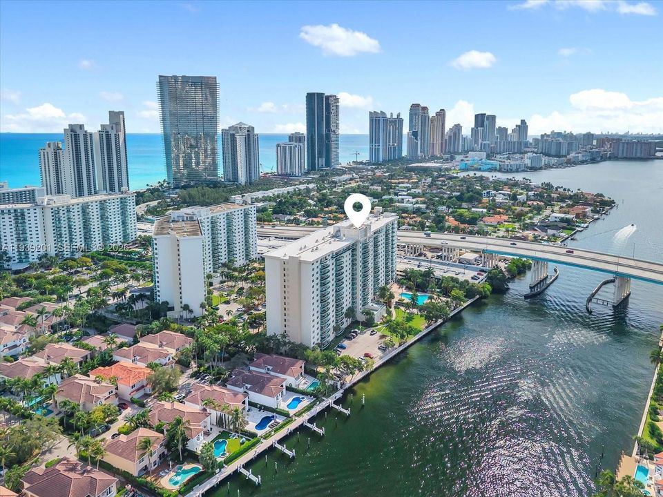 For Sale: $300,000 (1 beds, 1 baths, 1000 Square Feet)