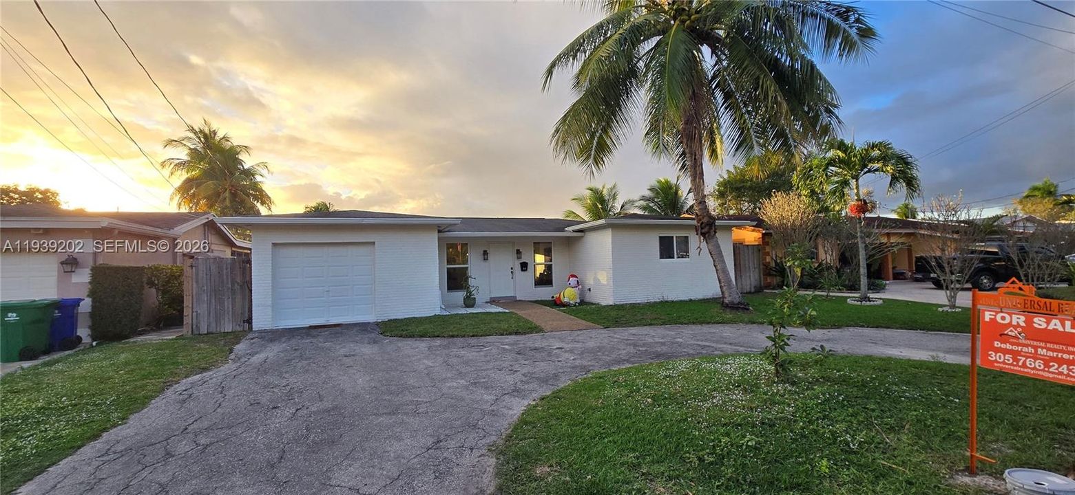 For Sale: $649,900 (3 beds, 2 baths, 1625 Square Feet)