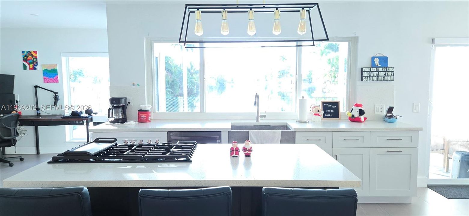 For Sale: $649,900 (3 beds, 2 baths, 1625 Square Feet)