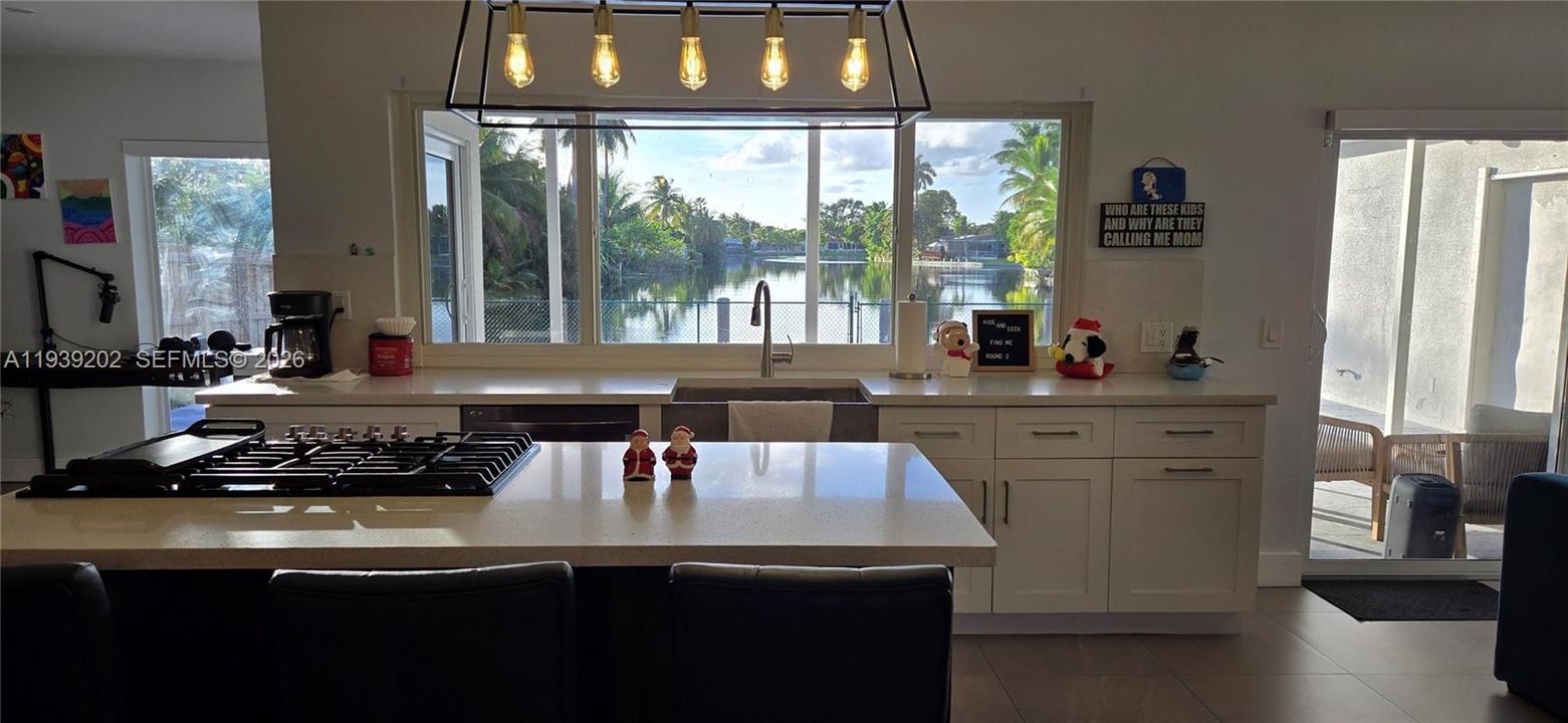 For Sale: $649,900 (3 beds, 2 baths, 1625 Square Feet)