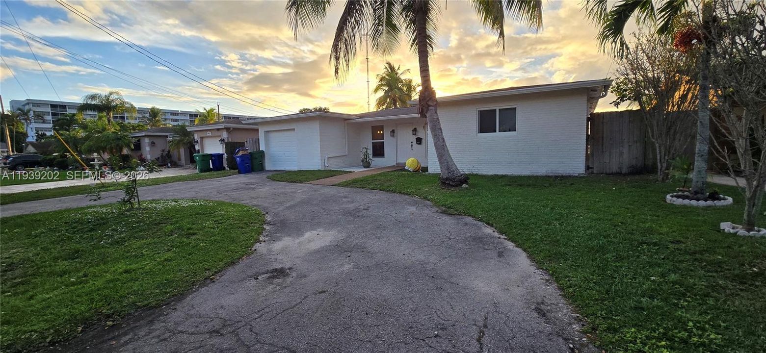 For Sale: $649,900 (3 beds, 2 baths, 1625 Square Feet)